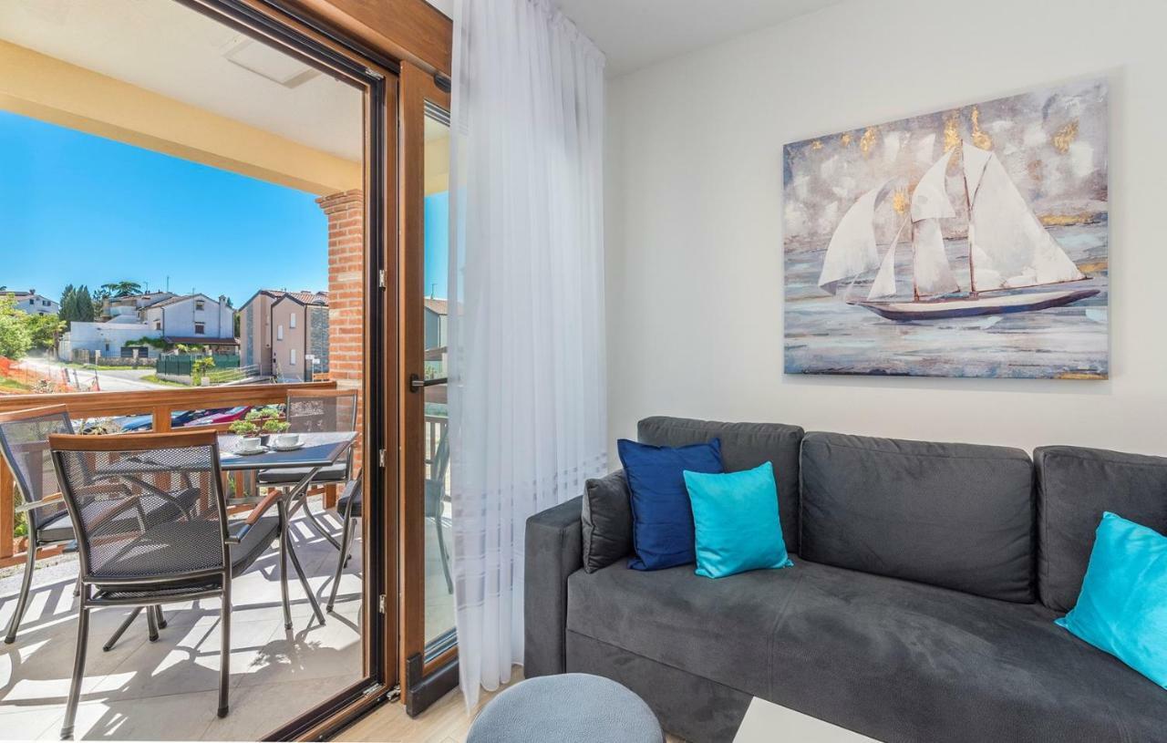 Apartments Hana In Funtana Eksteriør bilde