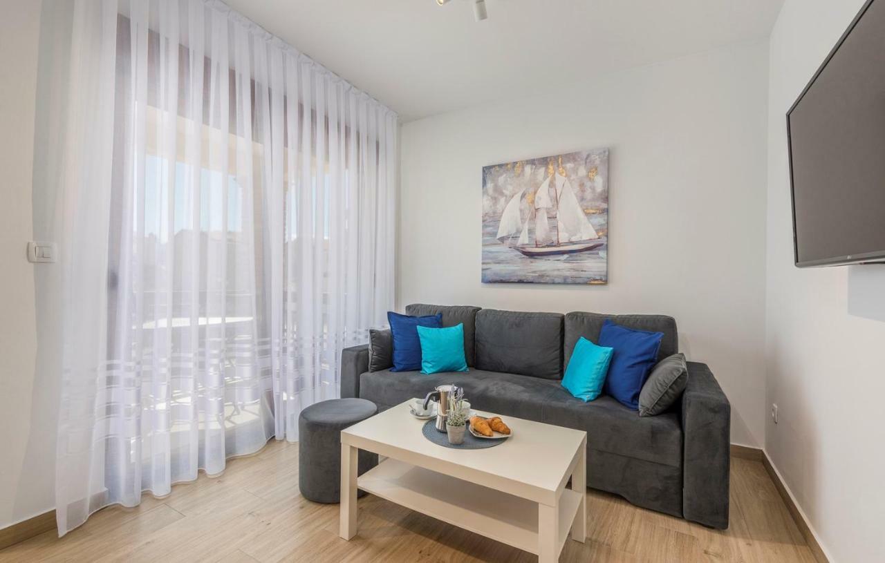 Apartments Hana In Funtana Eksteriør bilde