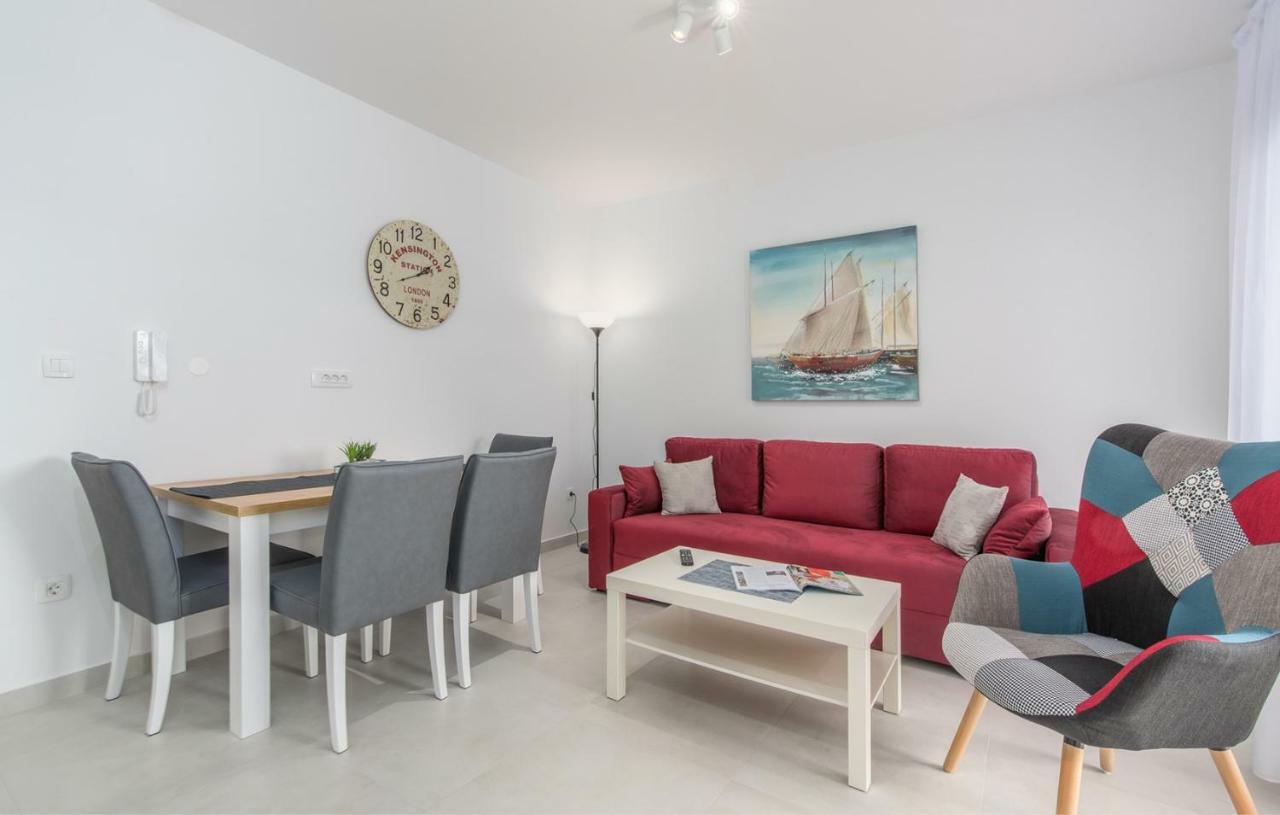 Apartments Hana In Funtana Eksteriør bilde